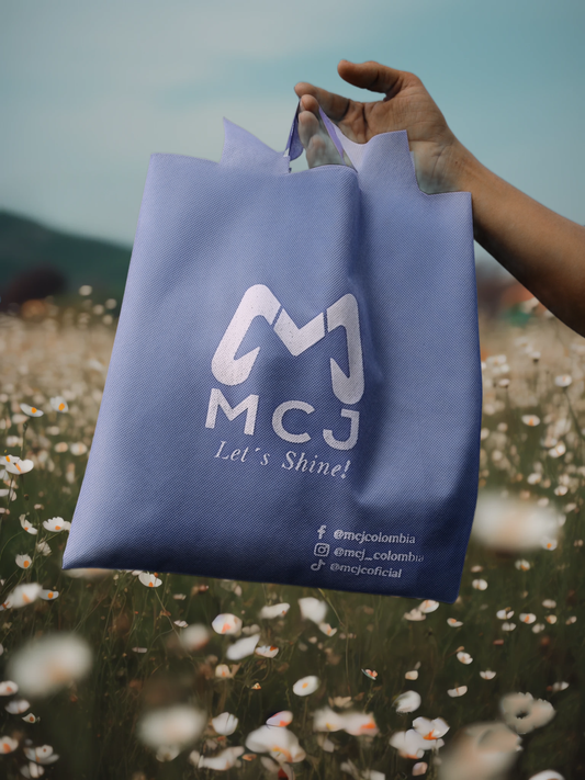 Nuestro nuevo empaque inspirado en el tradicional Furoshiki japonés: Innovación y valor agregado para nuestros productos.